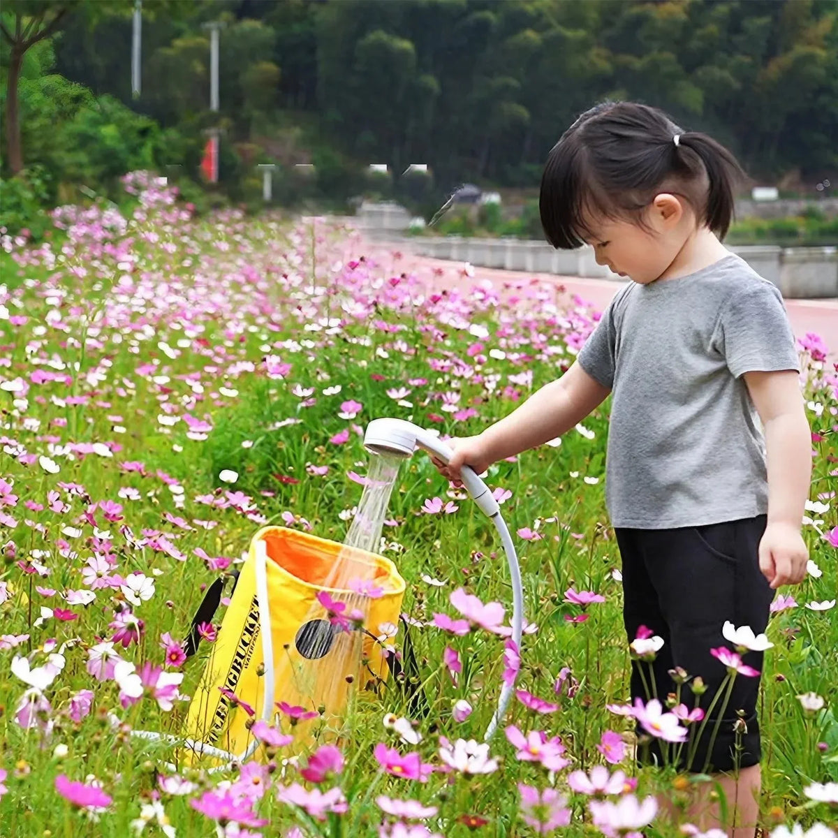 Portable Rechargeable Outdoor Handheld Sprayer For Pets And Gardens